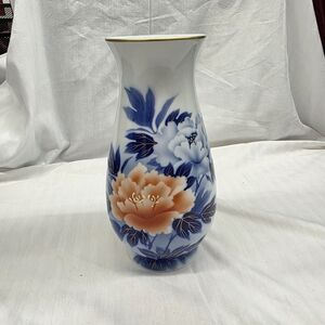 Handpainted Japanese Fukagawa Arita Porcelain Vase
